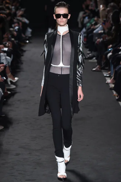 Look 4